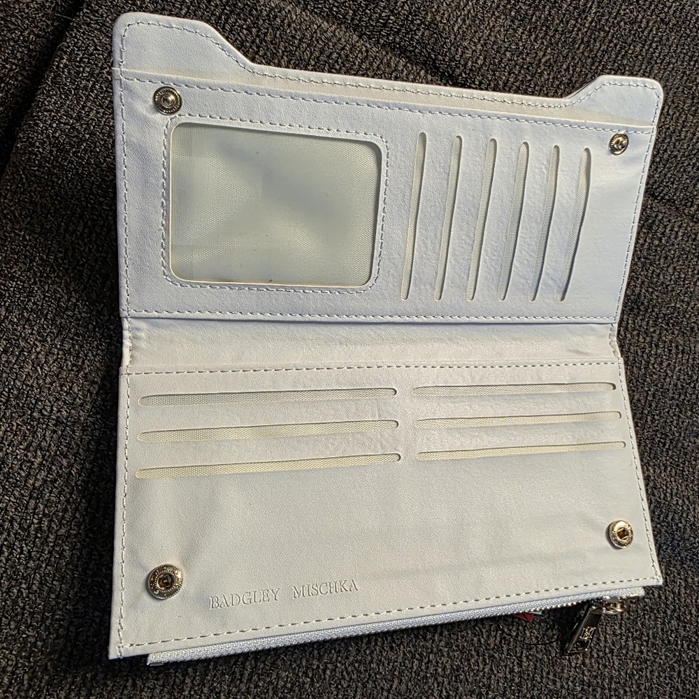 Badgley Mischka White Quilted Wallet with Gold Logo - Picture 4 of 5